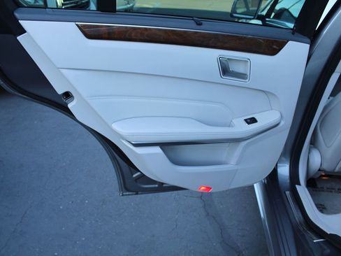 Used 2015 Mercedes-Benz E 350 4MATIC Wagon image 17