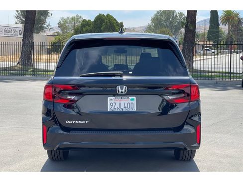 Used 2026 Honda Odyssey EX-L image 4