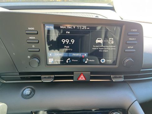 Used 2025 Hyundai Elantra Sport image 21