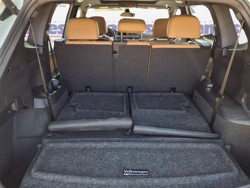Used 2024 Volkswagen Tiguan SE R-Line w/ MDO Package, Three-Row FWD image 10