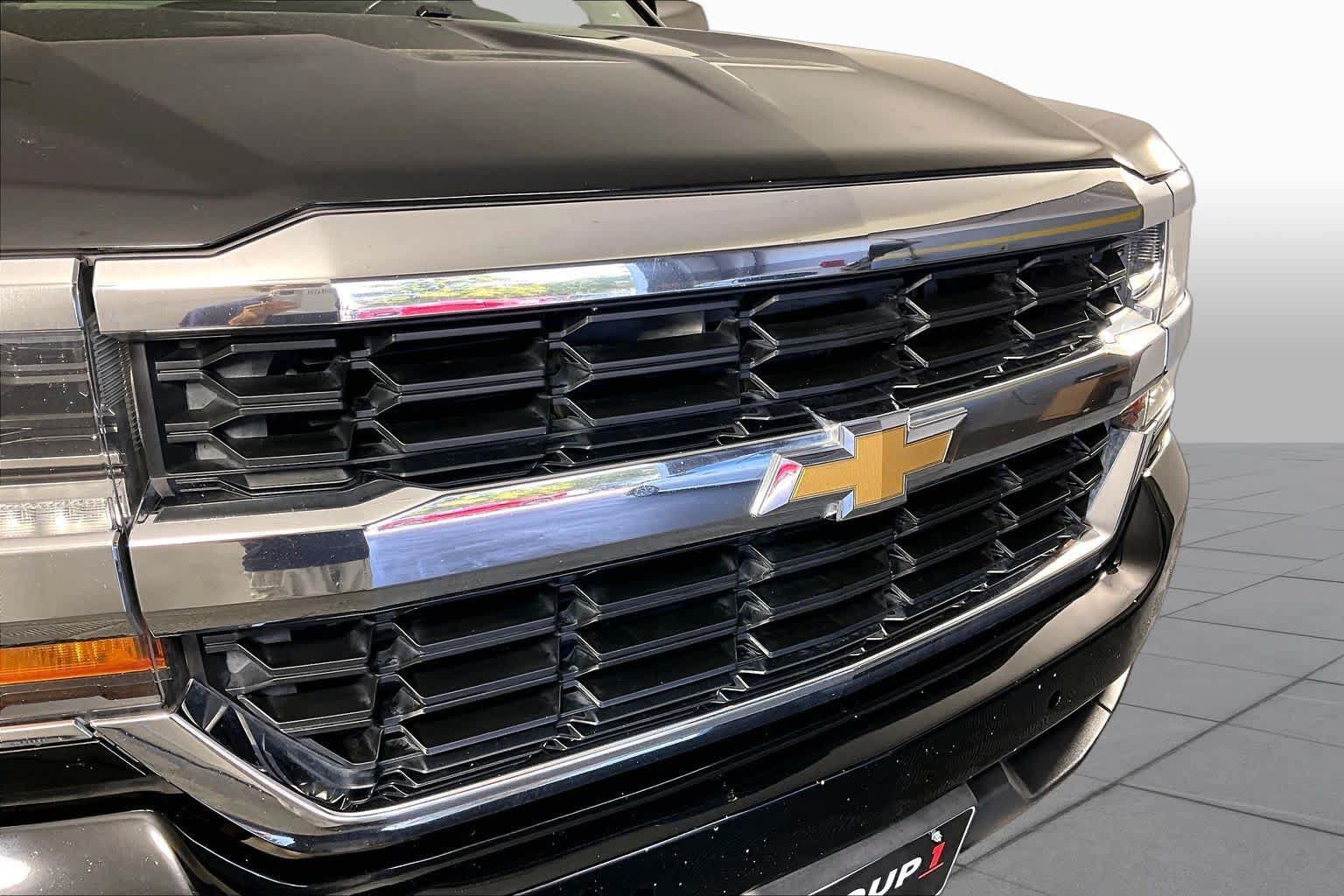 Used 2018 Chevrolet Silverado 1500 LT w/ Texas Edition RWD image 28