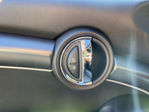 Used 2023 MINI Cooper 2-Door Hardtop image 54