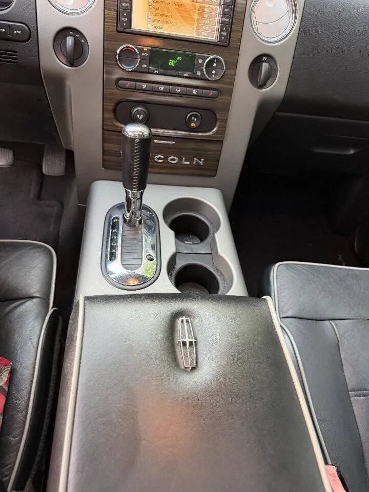 Used 2008 Lincoln Mark LT 4x4 image 31