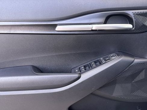 New 2026 Kia Seltos LX FWD image 11