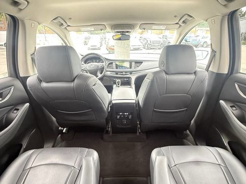 Used 2019 Buick Enclave Essence image 12
