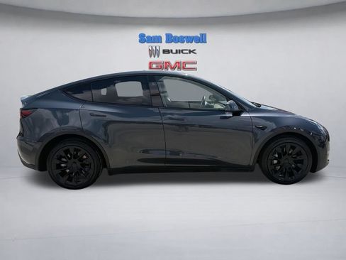 Used 2024 Tesla Model Y Long Range AWD/4WD image 10