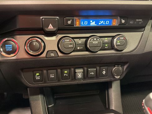 Used 2023 Toyota Tacoma TRD Pro AWD/4WD image 18