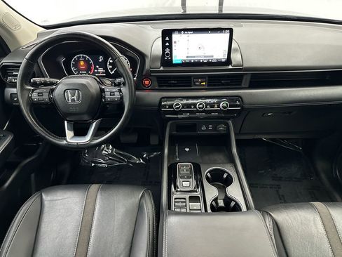 Certified 2025 Honda Pilot Touring image 25
