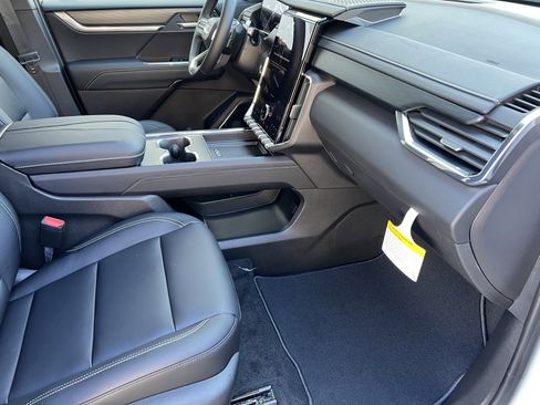 New 2026 GMC Acadia Elevation w/ Super Cruise Package image 28