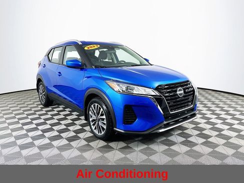 Certified 2023 Nissan Kicks SV image 3