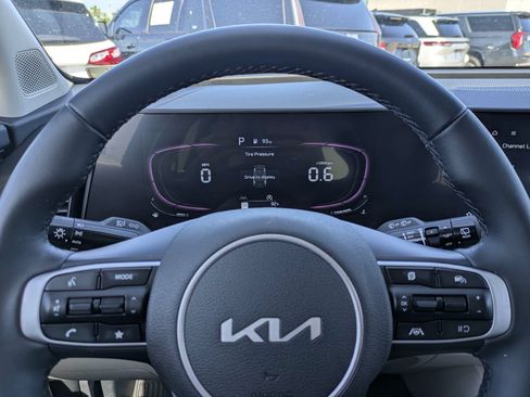 Certified 2024 Kia Sportage EX FWD image 31