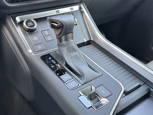 Used 2026 Lexus GX 550 w/ Cold Area Package image 31