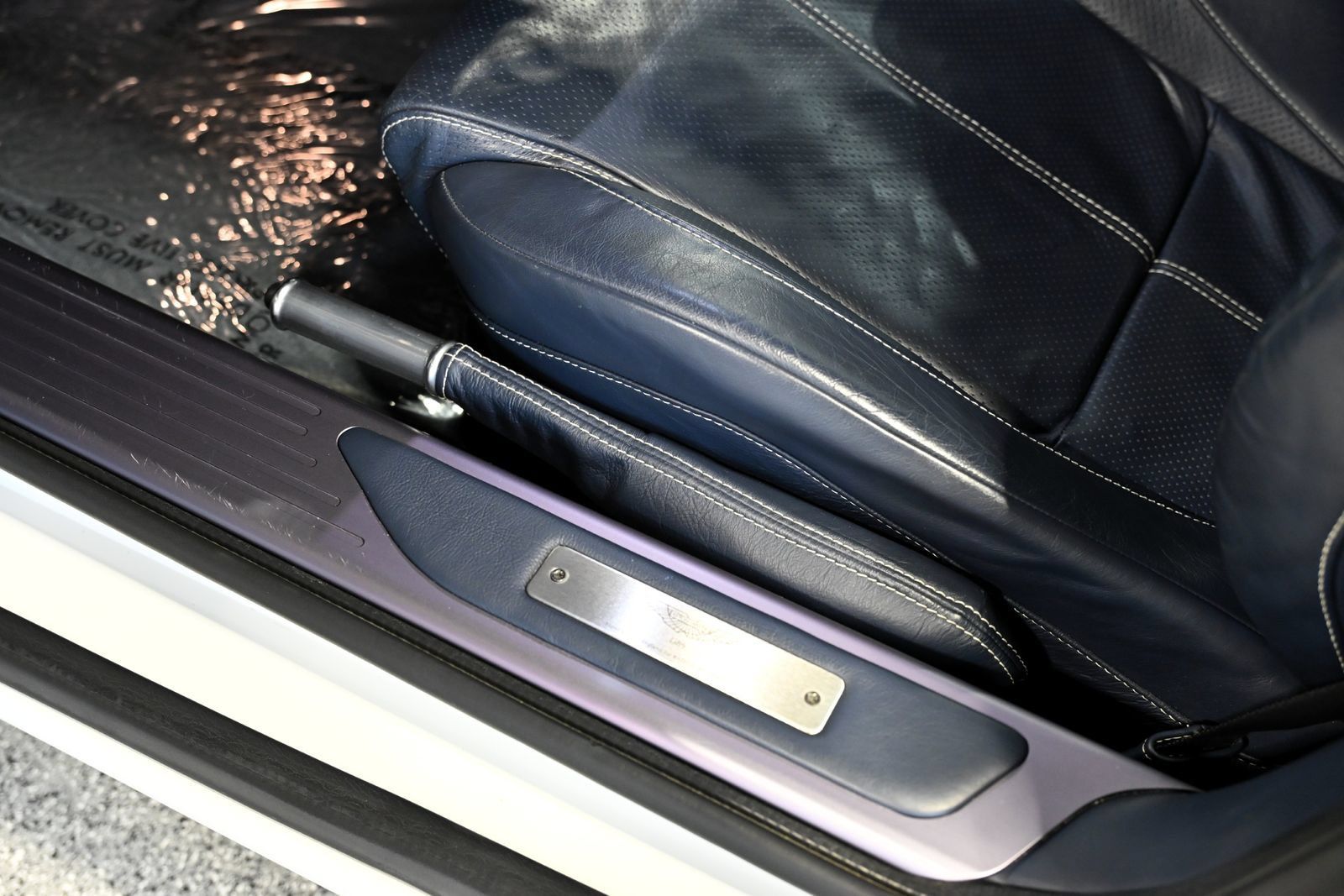 Used 2009 Aston Martin DB9 Coupe RWD image 31