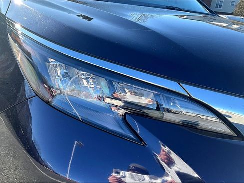 Used 2024 Toyota Sienna XLE image 28