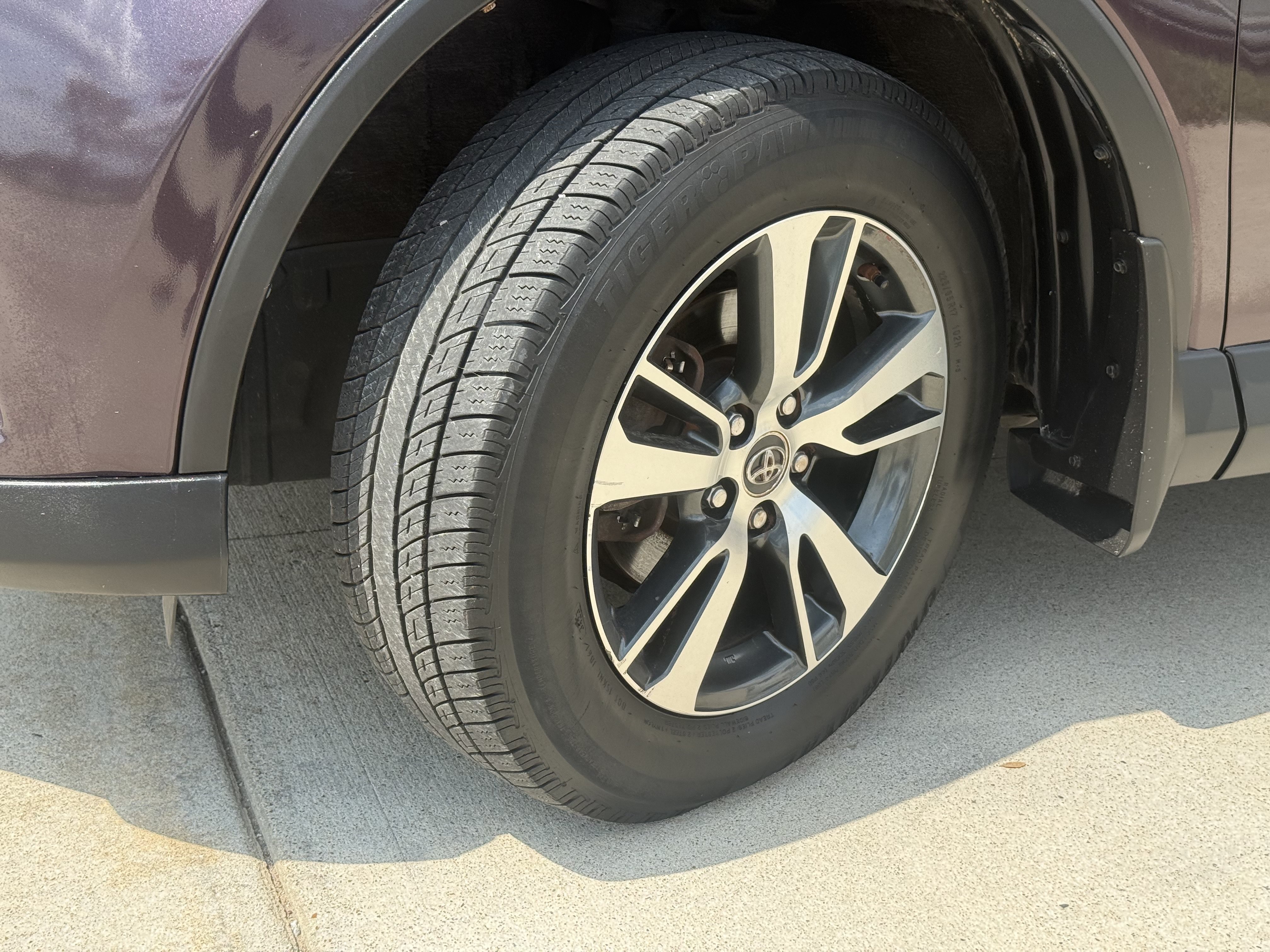 Used 2017 Toyota RAV4 XLE FWD image 19