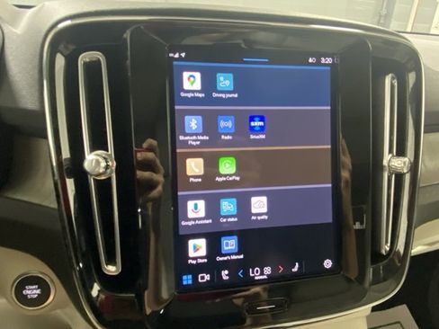 Certified 2024 Volvo XC40 B5 Ultimate w/ Protection Package Premier image 22