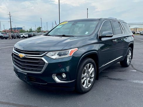 Used 2019 Chevrolet Traverse Premier w/ Driver Confidence II Package FWD image 3