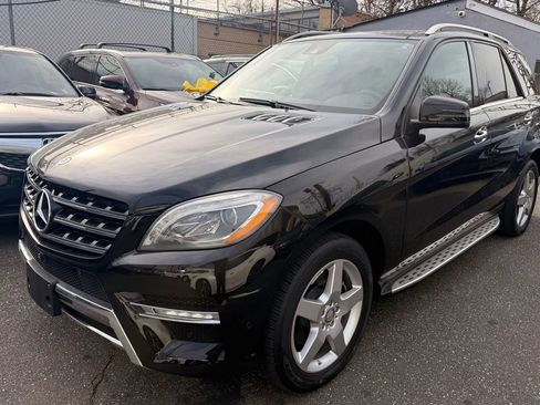 Used 2015 Mercedes-Benz ML 400 4MATIC w/ Lighting Package image 1