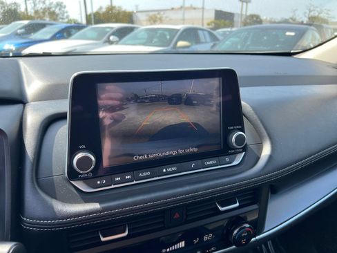 Used 2025 Nissan Rogue SV AWD/4WD image 26