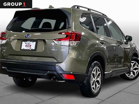 Used 2023 Subaru Forester Premium image 13