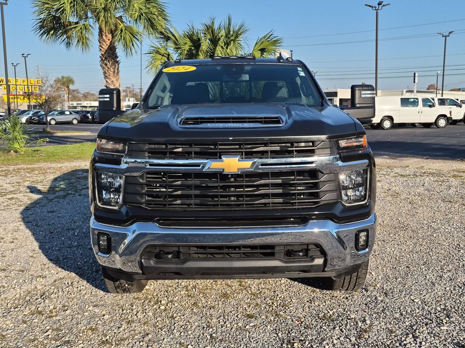 Used 2024 Chevrolet Silverado 3500 LT w/ All Star Edition AWD/4WD image 2