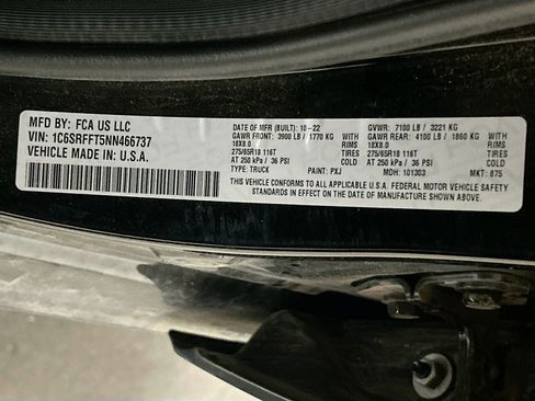 Used 2022 RAM 1500 4x4 Crew Cab image 31