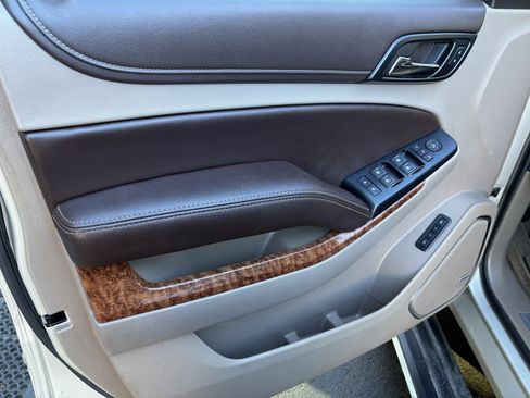 Used 2015 Chevrolet Suburban LTZ image 16