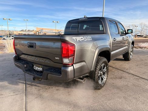 Used 2019 Toyota Tacoma TRD Off-Road image 7