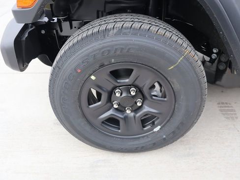 New 2026 Jeep Gladiator Sport image 16