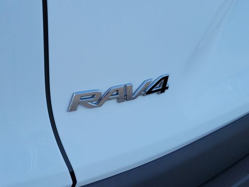 Used 2025 Toyota RAV4 LE image 27