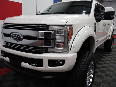 Used 2019 Ford F250 Limited w/ FX4 Off-Road Package AWD/4WD image 4