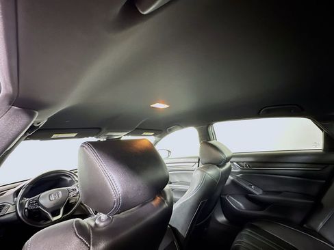 Used 2019 Honda Accord Sport image 11