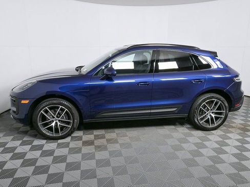 Certified 2025 Porsche Macan image 2