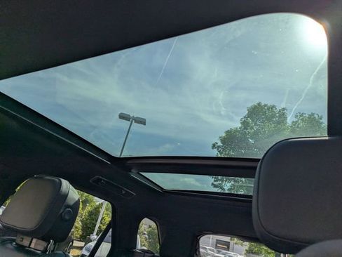 Used 2025 Land Rover Range Rover Sport S image 22