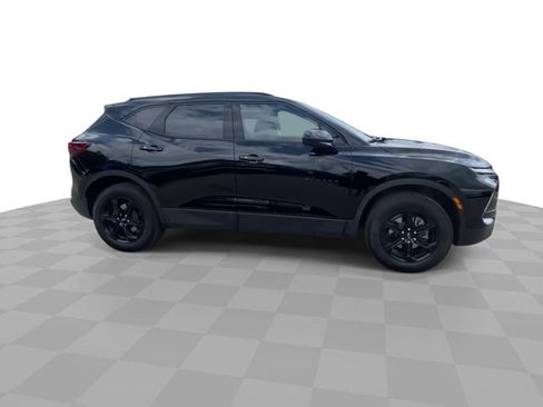 Used 2024 Chevrolet Blazer LT w/ Midnight/Sport Edition FWD image 3