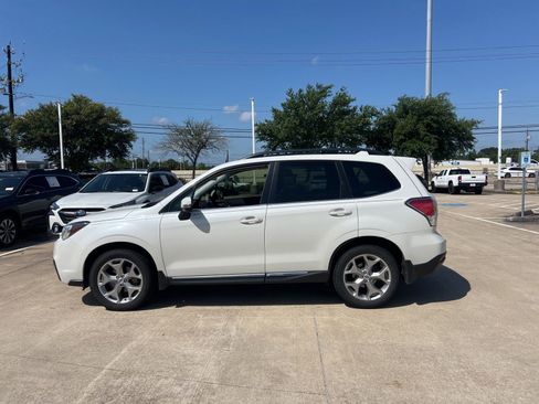 Used 2018 Subaru Forester 2.5i Touring w/ Popular Package #3B AWD/4WD image 2