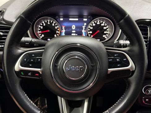 Used 2018 Jeep Compass Limited AWD/4WD image 15