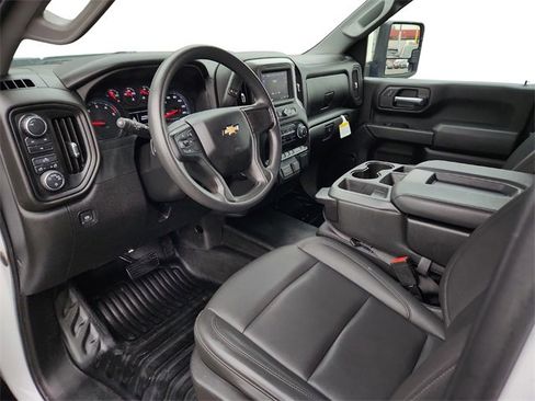 Used 2024 Chevrolet Silverado 2500 W/T image 17