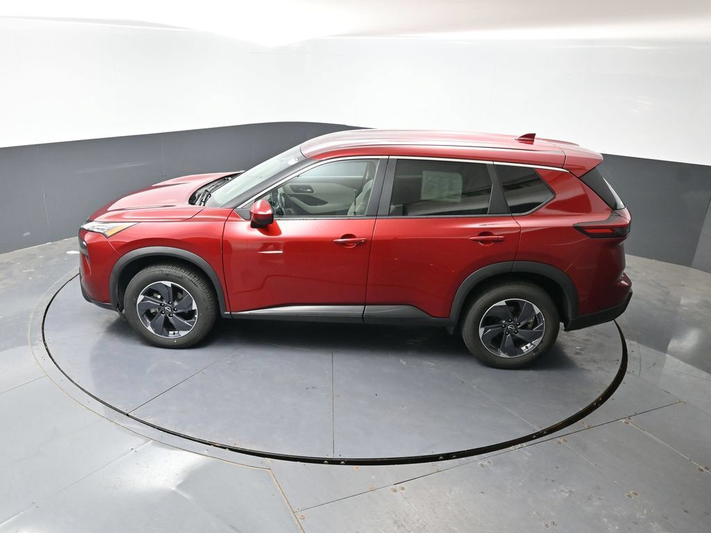 Used 2025 Nissan Rogue SV FWD image 36