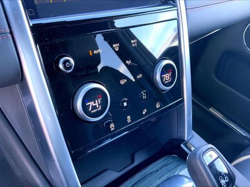 Used 2022 Land Rover Discovery Sport SE R-Dynamic image 31