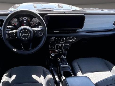 Used 2025 Jeep Wrangler Unlimited Sport AWD/4WD image 5