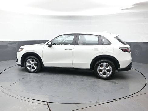 Certified 2024 Honda HR-V LX image 3