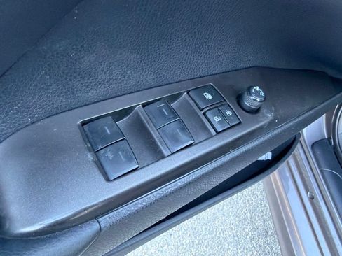 Used 2023 Toyota Camry SE FWD image 17