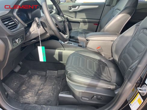 New 2024 Ford Escape SE w/ PHEV Premium Package image 31