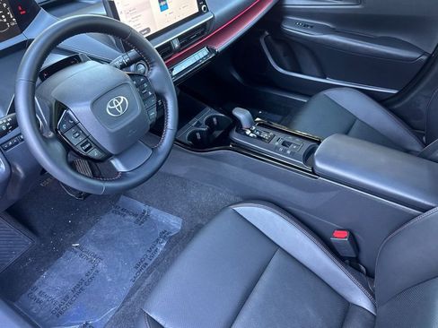 Used 2024 Toyota Prius Prime image 9