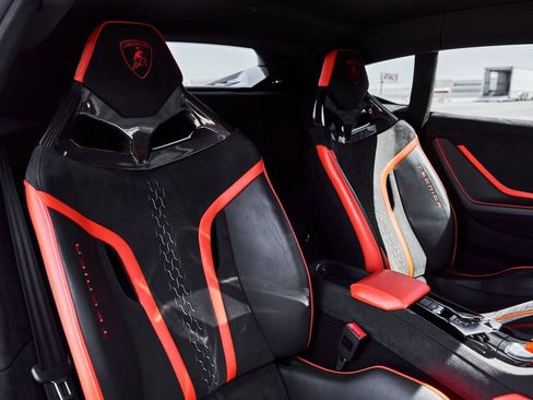 Used 2023 Lamborghini Huracan Tecnica RWD image 46
