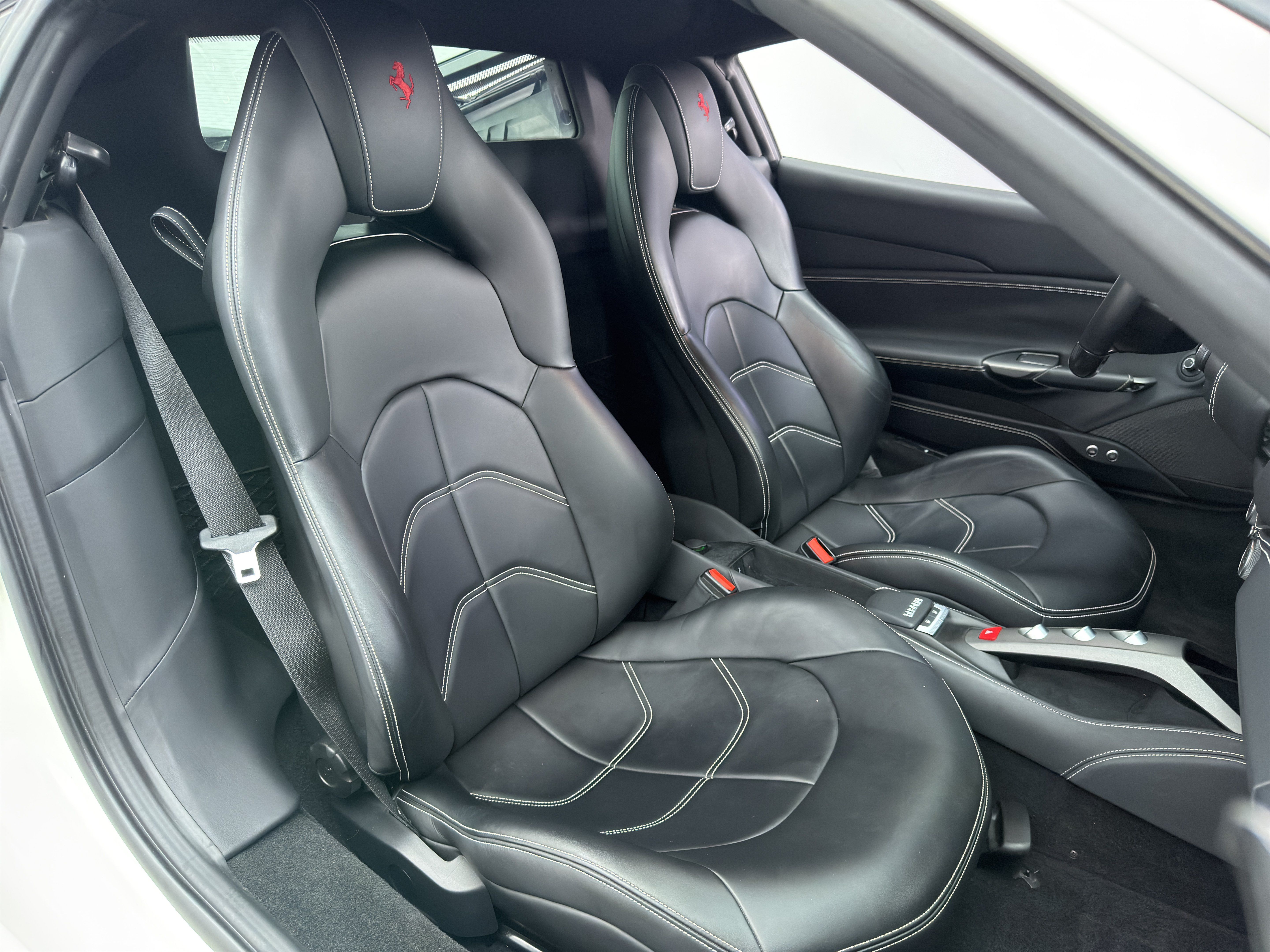 Used 2019 Ferrari 488 GTB RWD image 45