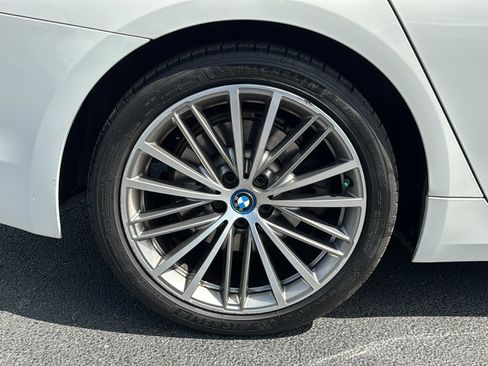 Used 2018 BMW 530e RWD image 11