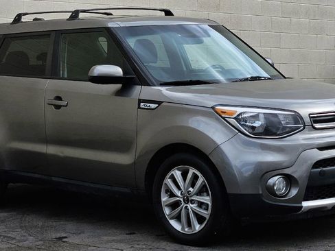 Used 2018 Kia Soul + FWD image 7