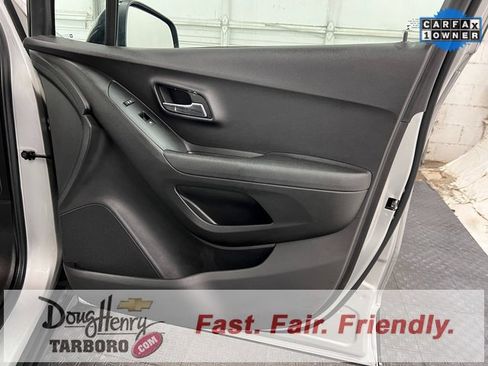 Used 2019 Chevrolet Trax LT w/ Redline Edition image 32